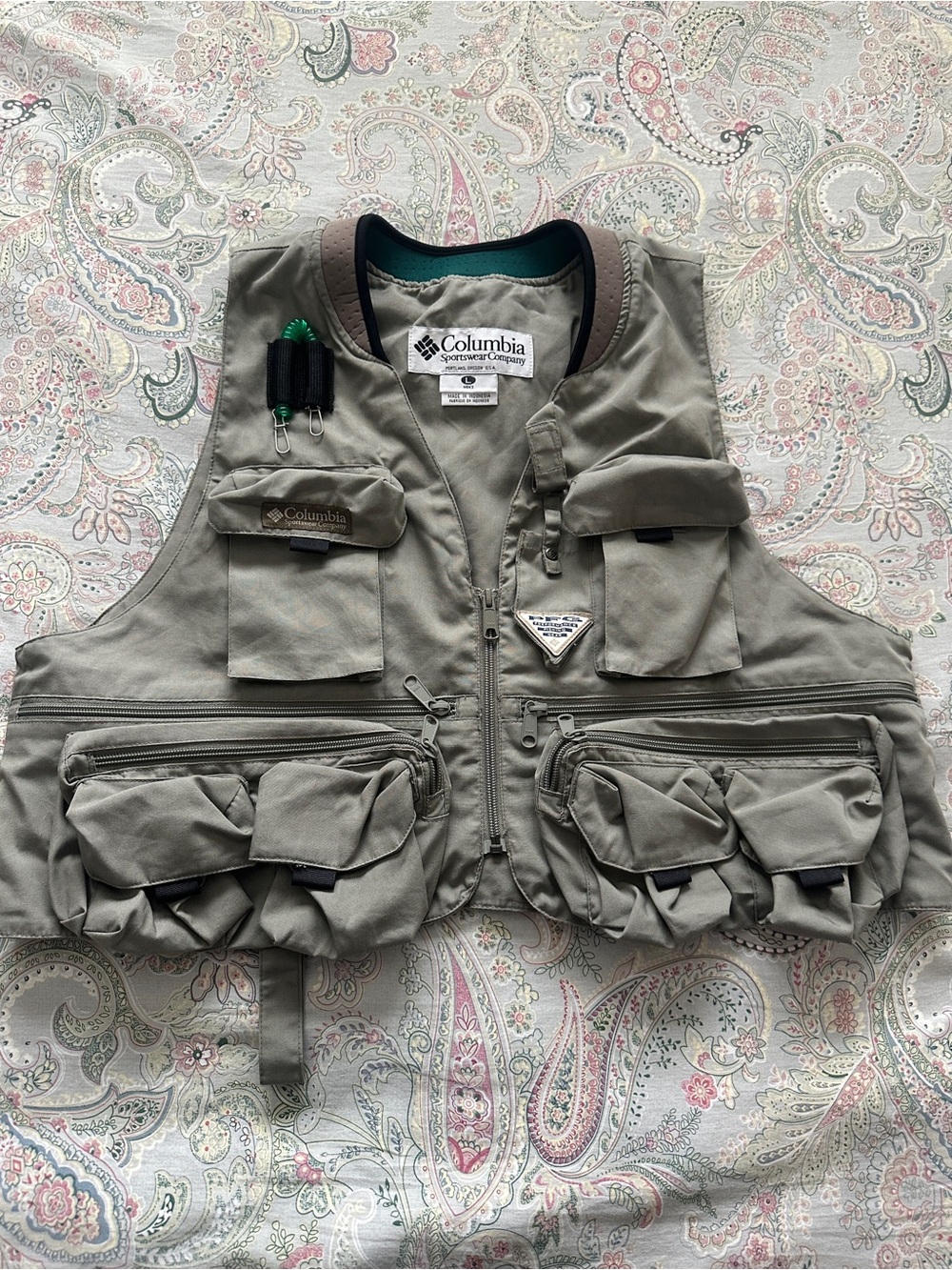 Columbia Men’s Multi-Pocket Utility Fishing Vest in Olive